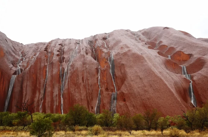 Красная скала – главная австралийская достопримечательность